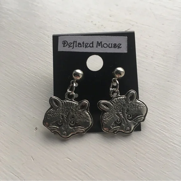 Raccoon dangle earrings - Picture 2 of 3